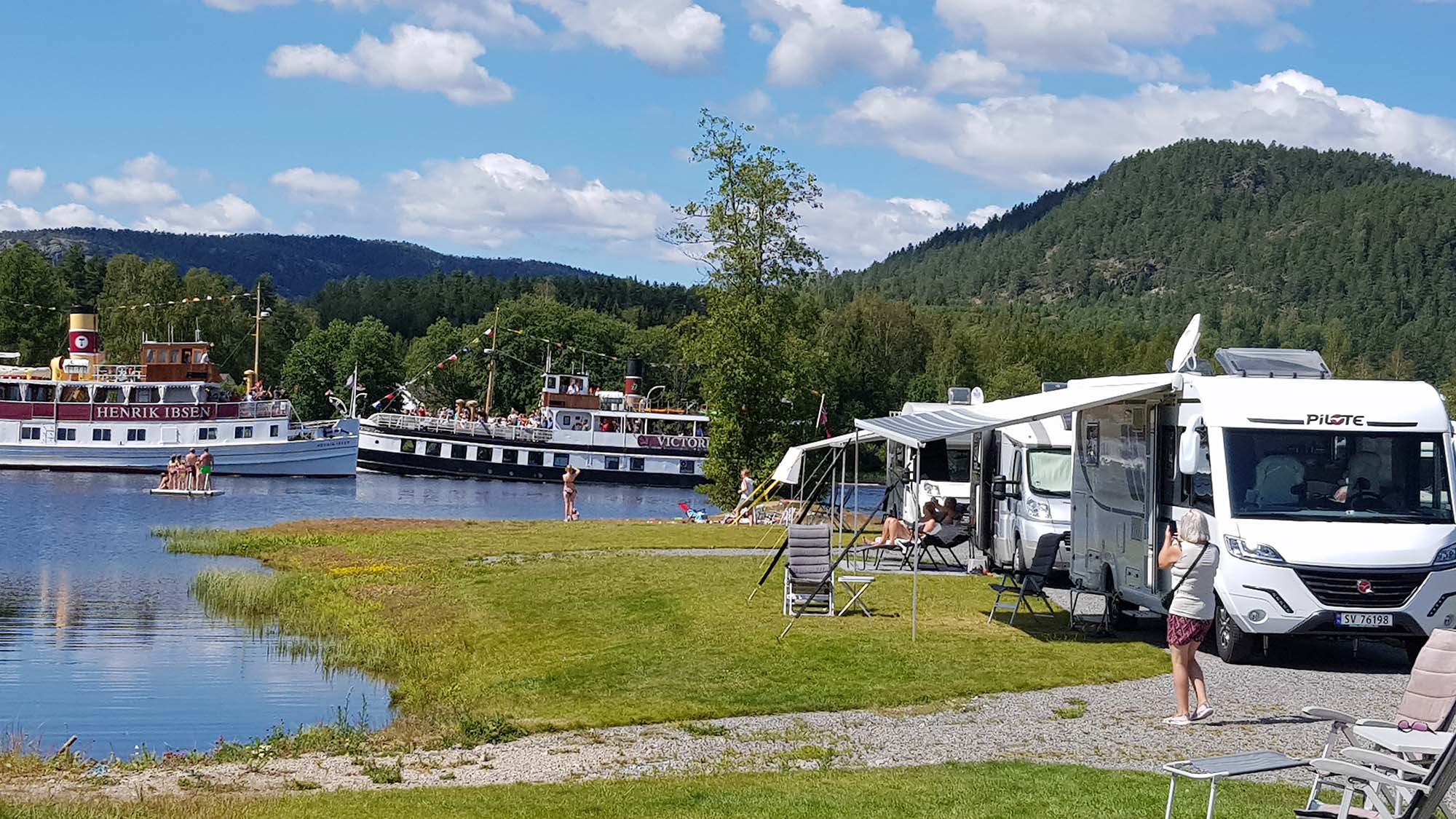 Kanalbåter og camping langs Telemarkskanalen